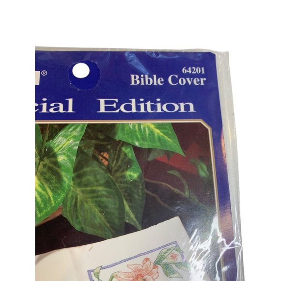 Bucilla Stamped Fabric Bible Cover Kit Lilies 64201 - Picture 2 of 6